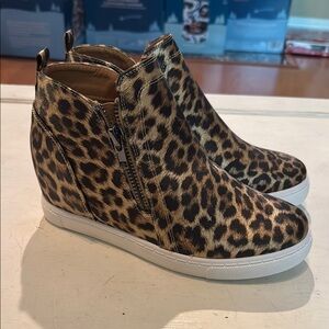 Leopard Print Wedge tennis shoe